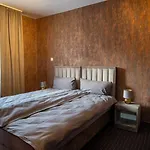 33 3* Duisburg