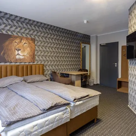 33 Bed & Breakfast 3*