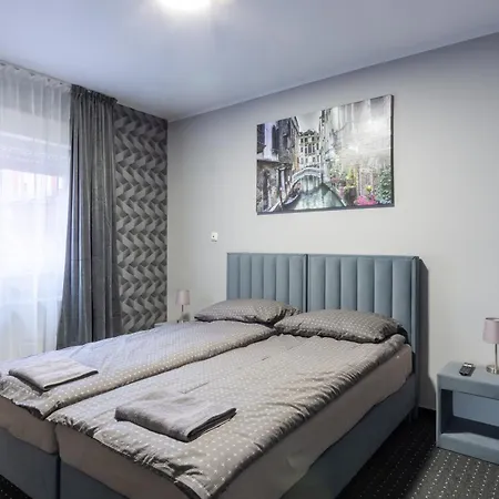 Bed & Breakfast 33 3*