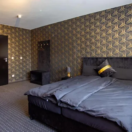 33 Bed & Breakfast 3*