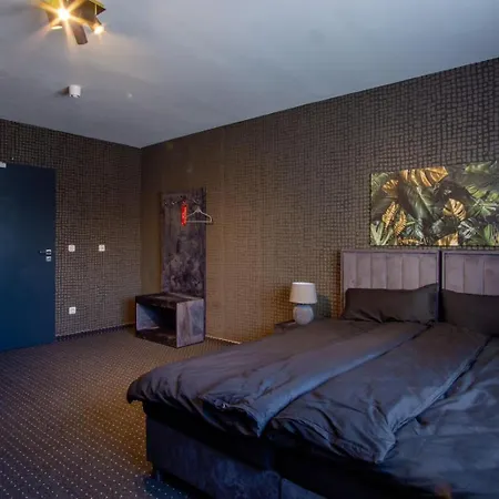 Bed & Breakfast 33 3*